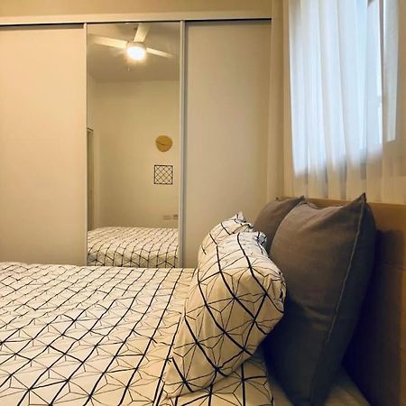 Laura Compound- Authentic 1 Bedroom Charming & Specious Tel Aviv Eksteriør billede