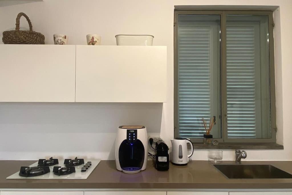 Laura Compound- Authentic 1 Bedroom Charming & Specious Tel Aviv Eksteriør billede