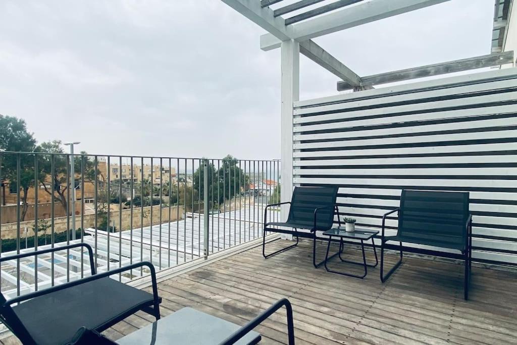 Laura Compound- Authentic 1 Bedroom Charming & Specious Tel Aviv Eksteriør billede