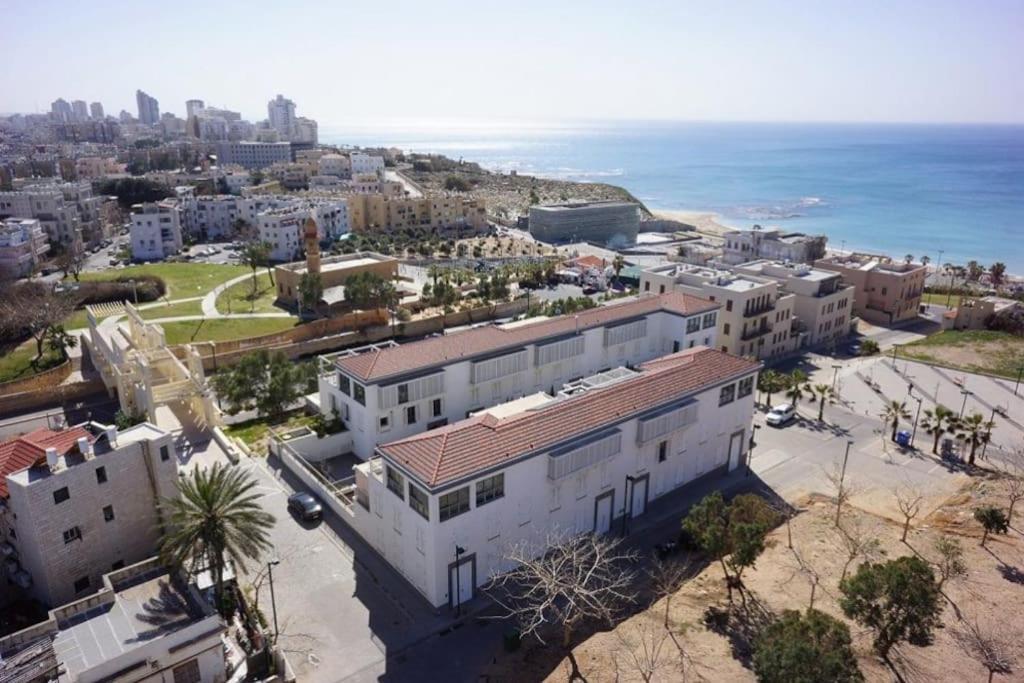 Laura Compound- Authentic 1 Bedroom Charming & Specious Tel Aviv Eksteriør billede
